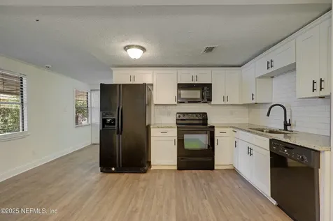 9062 2nd Avenue Jacksonville FL 32208