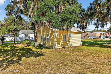 201 Oak Street Welaka FL 32189