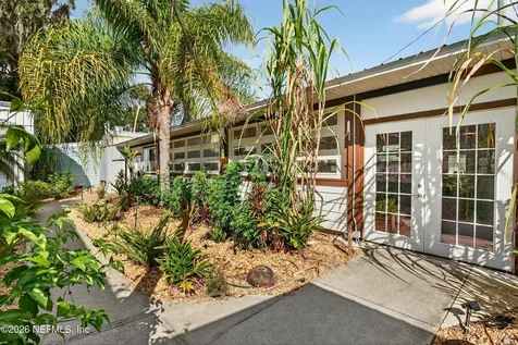 201 Oak Street Welaka FL 32189