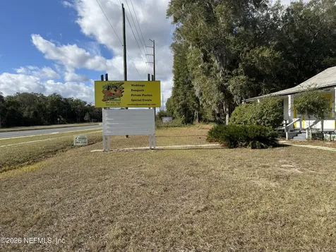 1042 State Road 20 Interlachen FL 32148