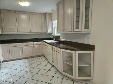 2520 Stern Drive S Jacksonville FL 32233
