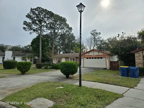 2520 Stern Drive S Jacksonville FL 32233