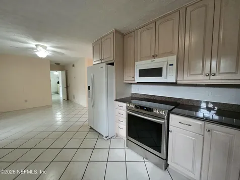 2520 Stern Drive S Jacksonville FL 32233