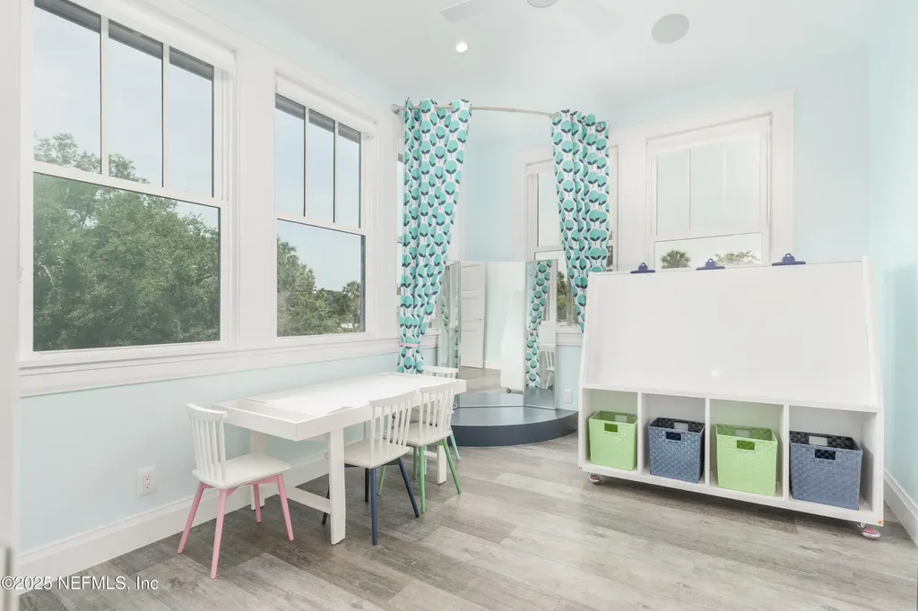 365 8th Street Atlantic Beach FL 32233