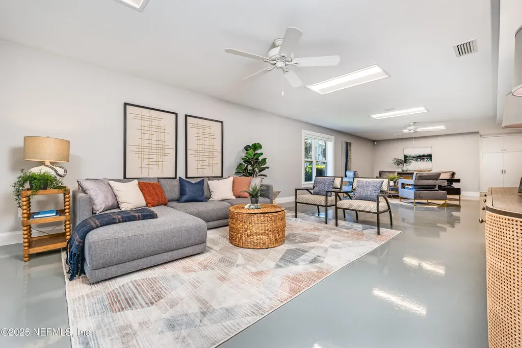 365 8th Street Atlantic Beach FL 32233