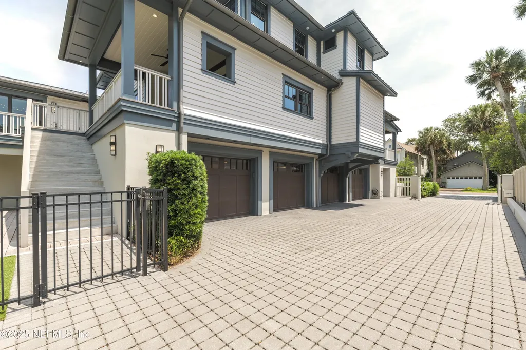 365 8th Street Atlantic Beach FL 32233