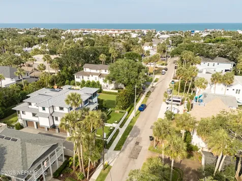 365 8th Street Atlantic Beach FL 32233