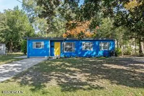 1613 Loyola Drive N Jacksonville FL 32218