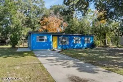 1613 Loyola Drive N Jacksonville FL 32218