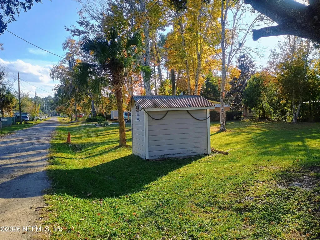 215 Pine Tree Trail Crescent City FL 32112
