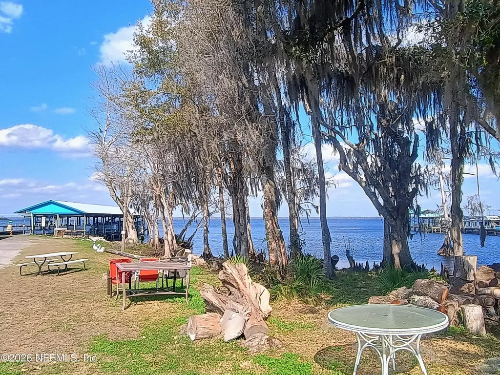215 Pine Tree Trail Crescent City FL 32112