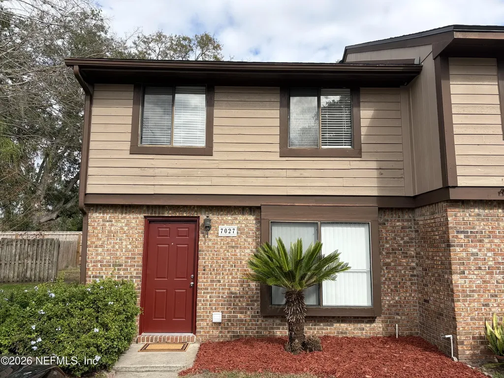7027 Prestwick Circle N Jacksonville FL 32244