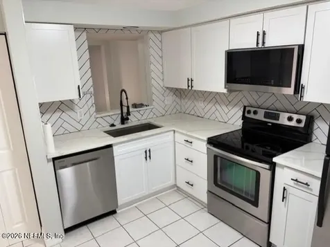 7027 Prestwick Circle N Jacksonville FL 32244
