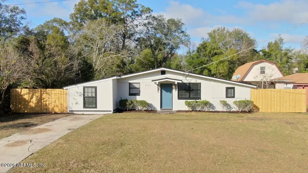 6713 Peter Rabbit Drive N Jacksonville FL 32210
