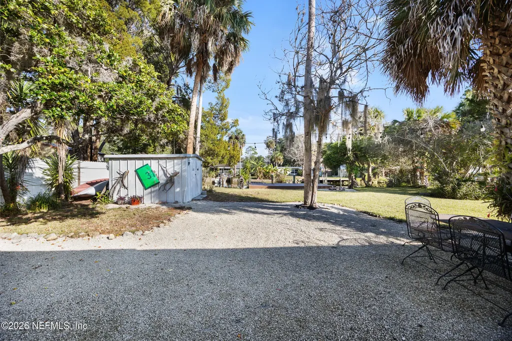 17 Palm Drive Yankeetown FL 34498