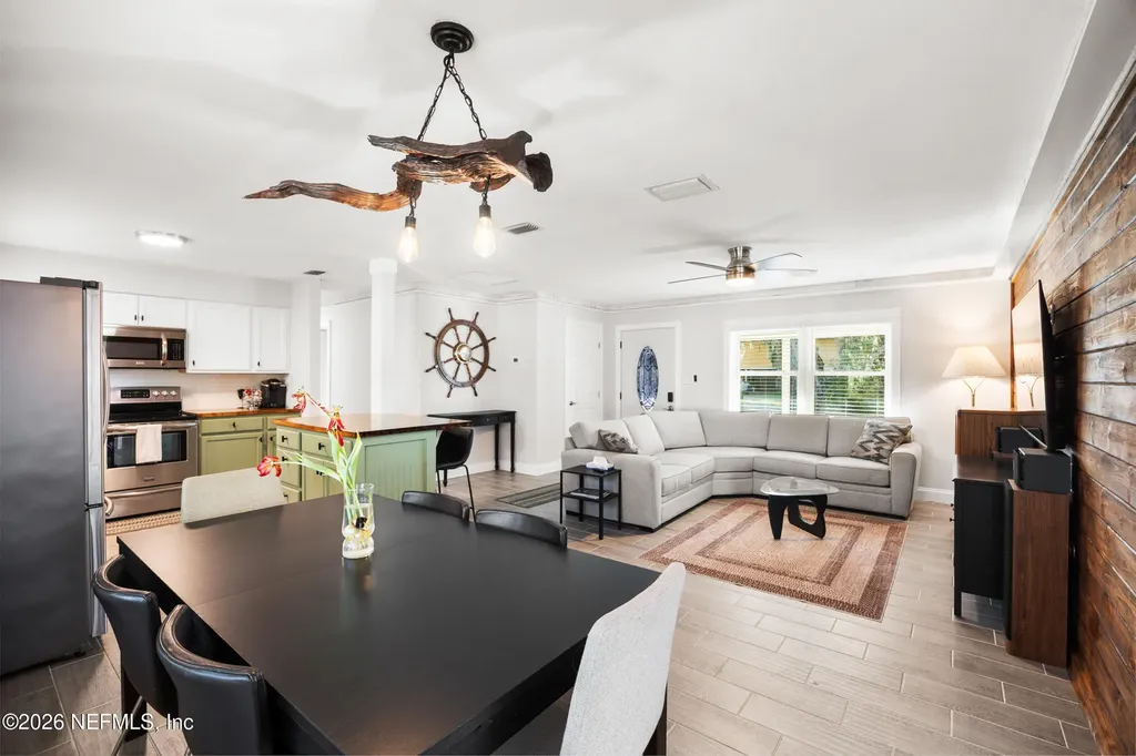 17 Palm Drive Yankeetown FL 34498