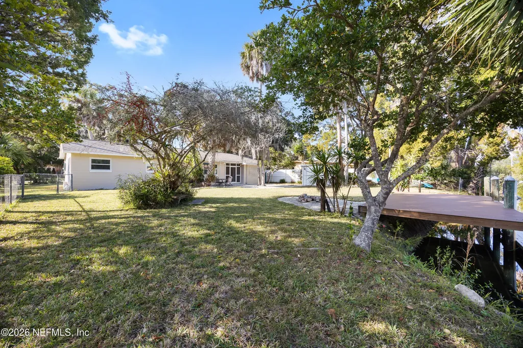 17 Palm Drive Yankeetown FL 34498