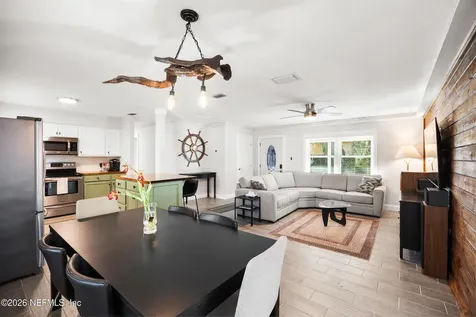 17 Palm Drive Yankeetown FL 34498