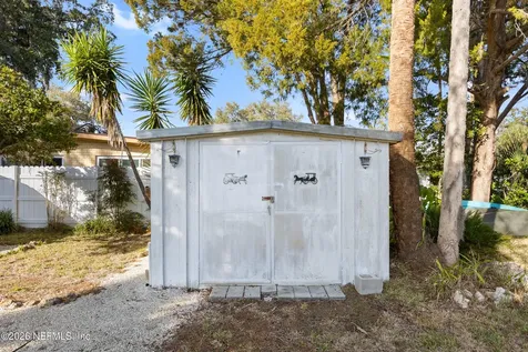 17 Palm Drive Yankeetown FL 34498