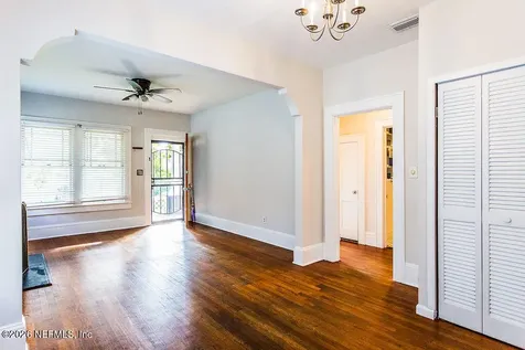 4571 Shelby Avenue Jacksonville FL 32210