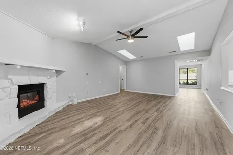 9794 Sharing Cross Court Jacksonville FL 32257