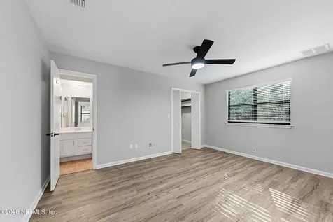 9794 Sharing Cross Court Jacksonville FL 32257
