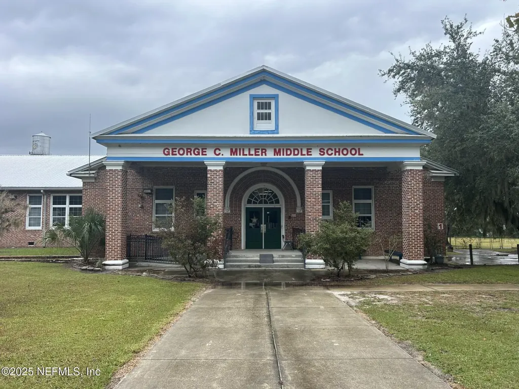 101 S Prospect Street Crescent City FL 32112