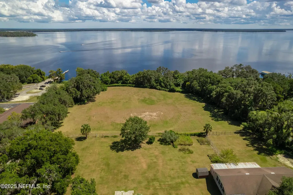 101 S Prospect Street Crescent City FL 32112