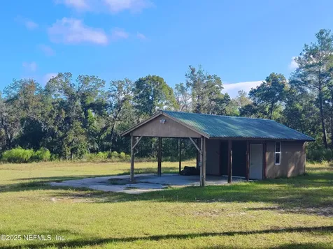 110 James Drive Palatka FL 32177