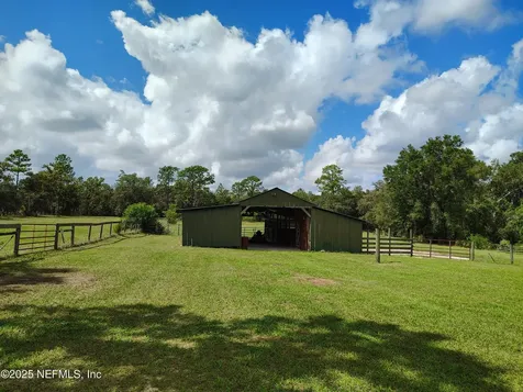 110 James Drive Palatka FL 32177