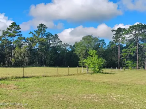 110 James Drive Palatka FL 32177