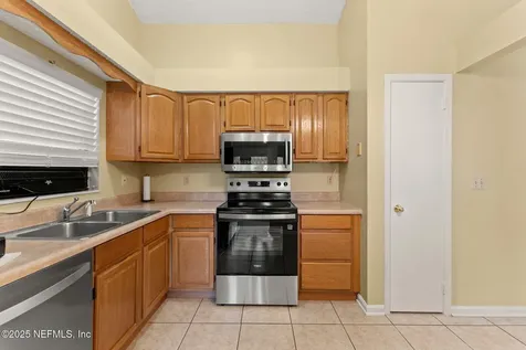8138 Corky Lane Jacksonville FL 32244