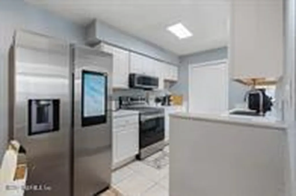 833 Riverside Drive Coral Springs FL 33071