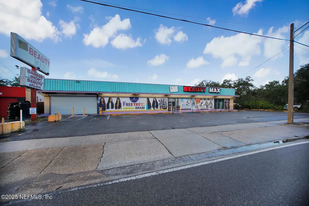 5804 Beach Boulevard Jacksonville FL 32207