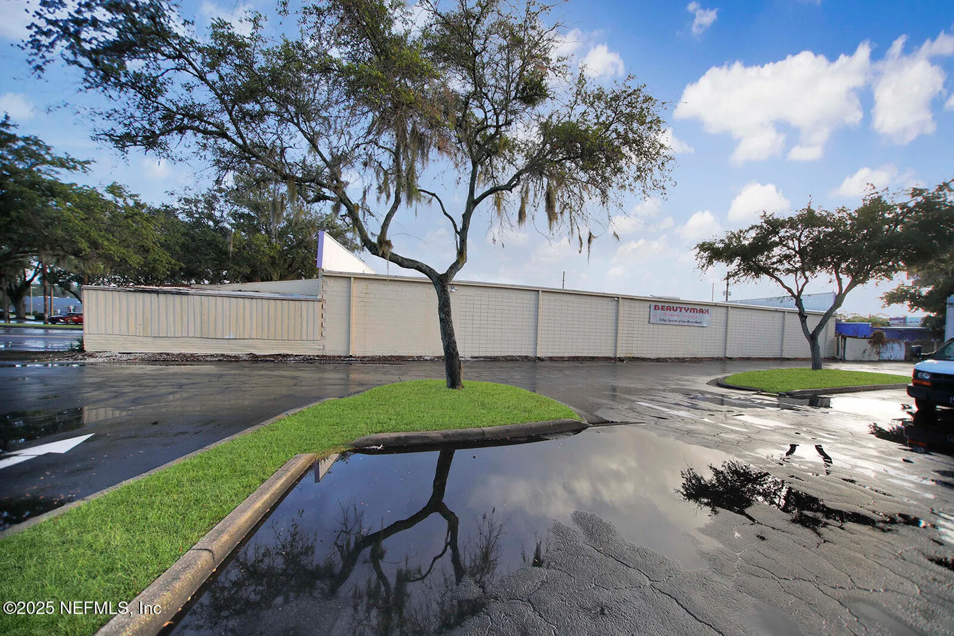 5804 Beach Boulevard Jacksonville FL 32207