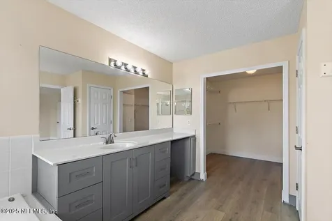 2020 Spoonbill Street Jacksonville FL 32224