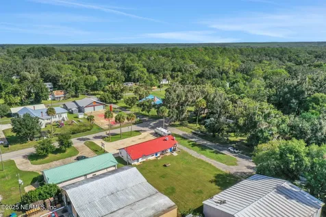 413 Elm Street Welaka FL 32193