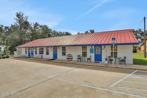 413 Elm Street Welaka FL 32193