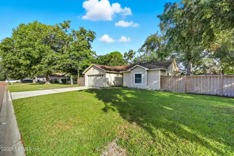 7791 Hunters Lake Circle S Jacksonville FL 32210