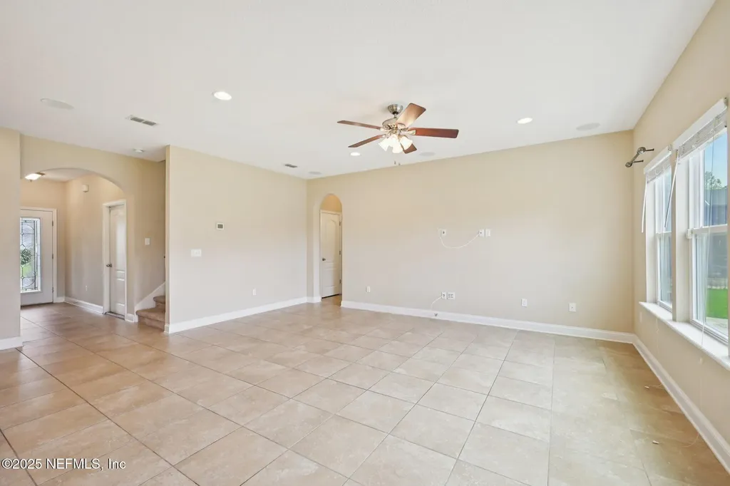 542 E Kings College Drive Fruit Cove FL 32259