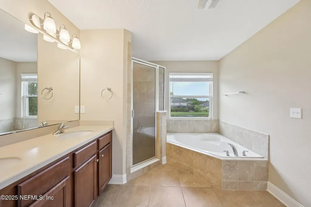 542 E Kings College Drive Fruit Cove FL 32259