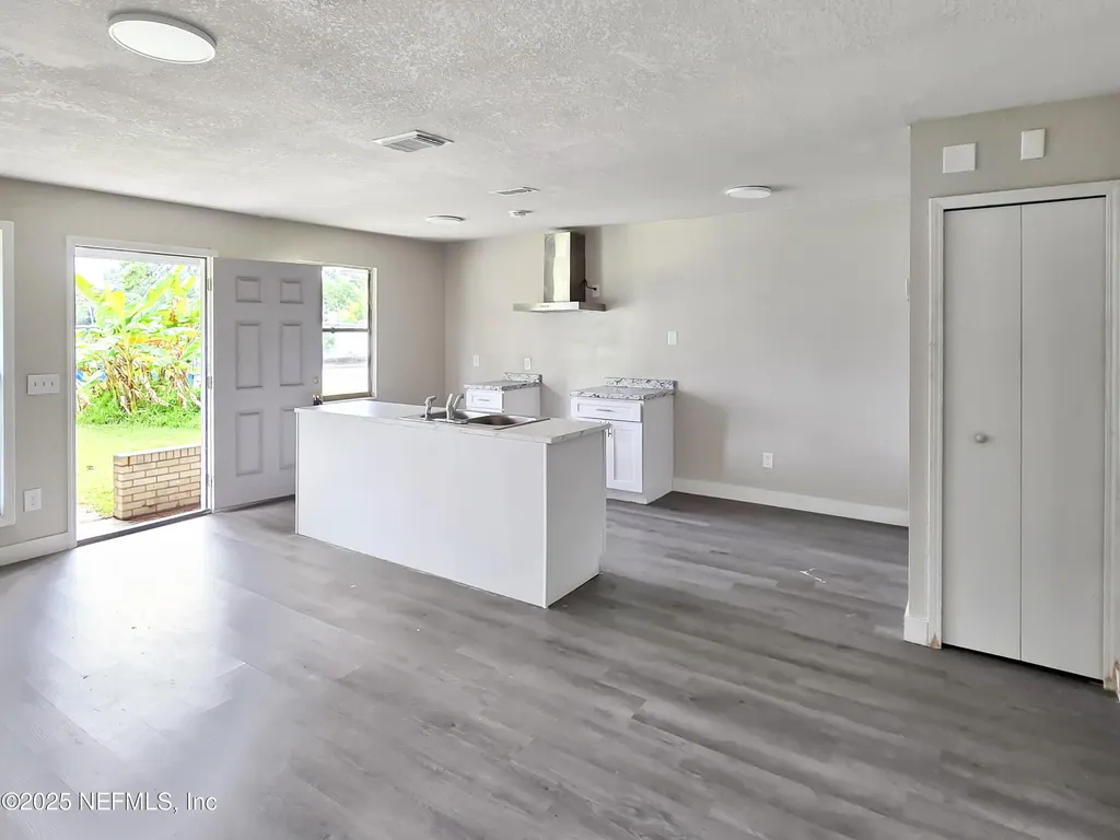 7811 Jasper Avenue Jacksonville FL 32211