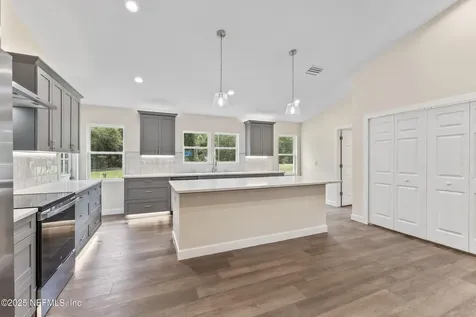 105 SE 3rd Street Georgetown FL 32139