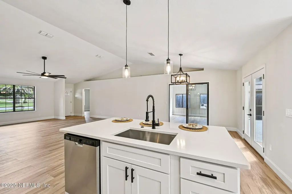 636 Los Palmas Drive Fleming Island FL 32003