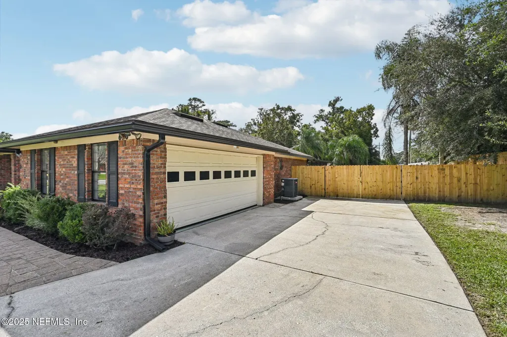 636 Los Palmas Drive Fleming Island FL 32003