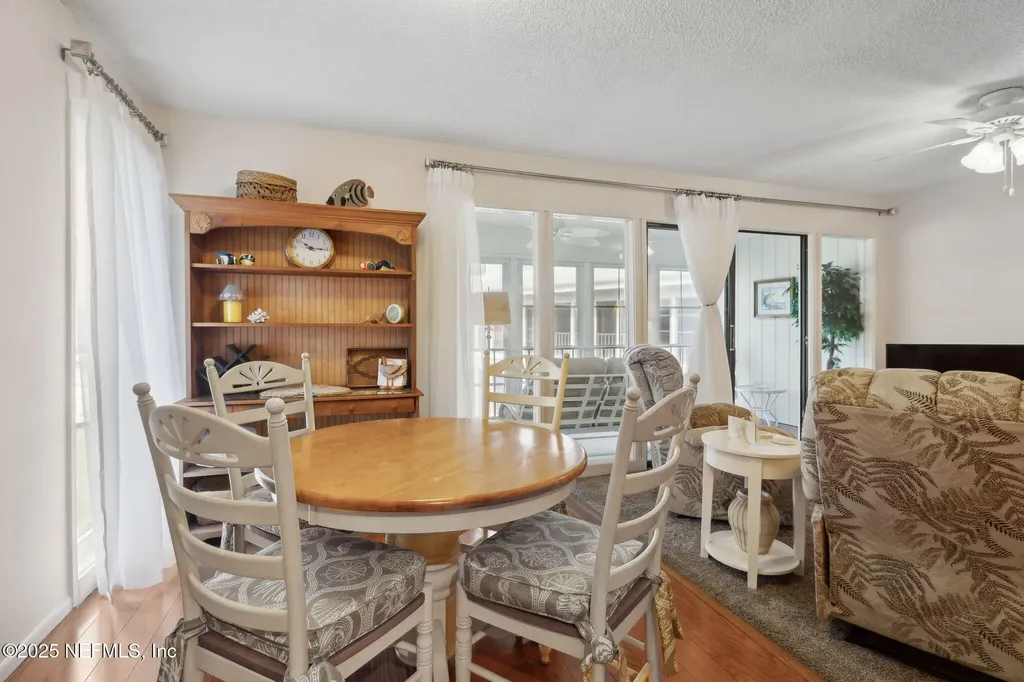 210 River Bend Place Welaka FL 32193