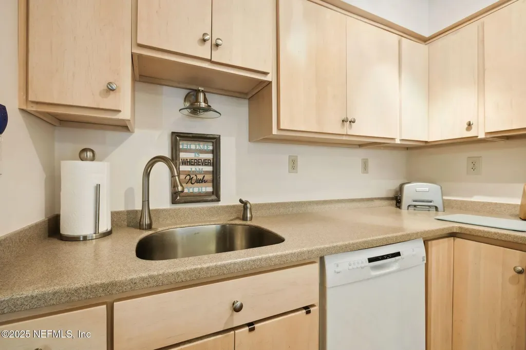 210 River Bend Place Welaka FL 32193