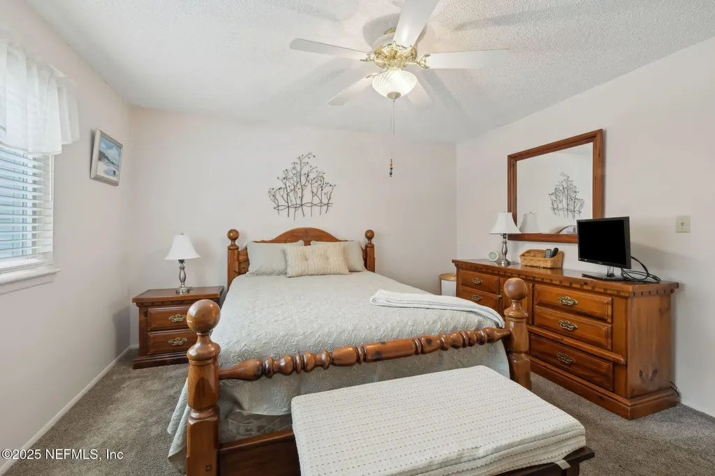 210 River Bend Place Welaka FL 32193