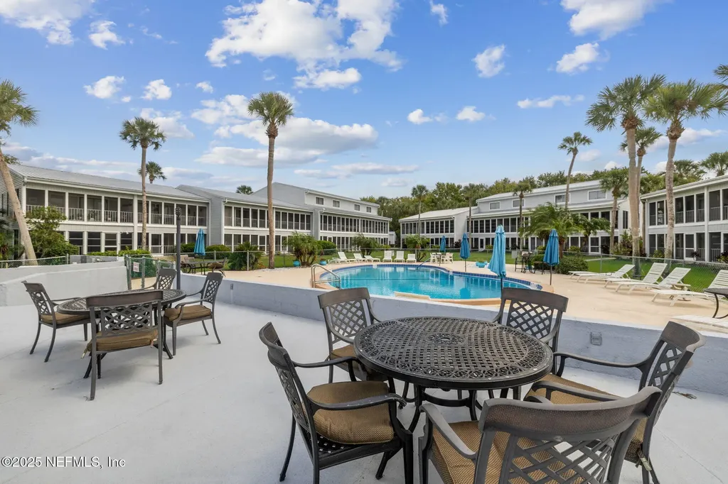 210 River Bend Place Welaka FL 32193