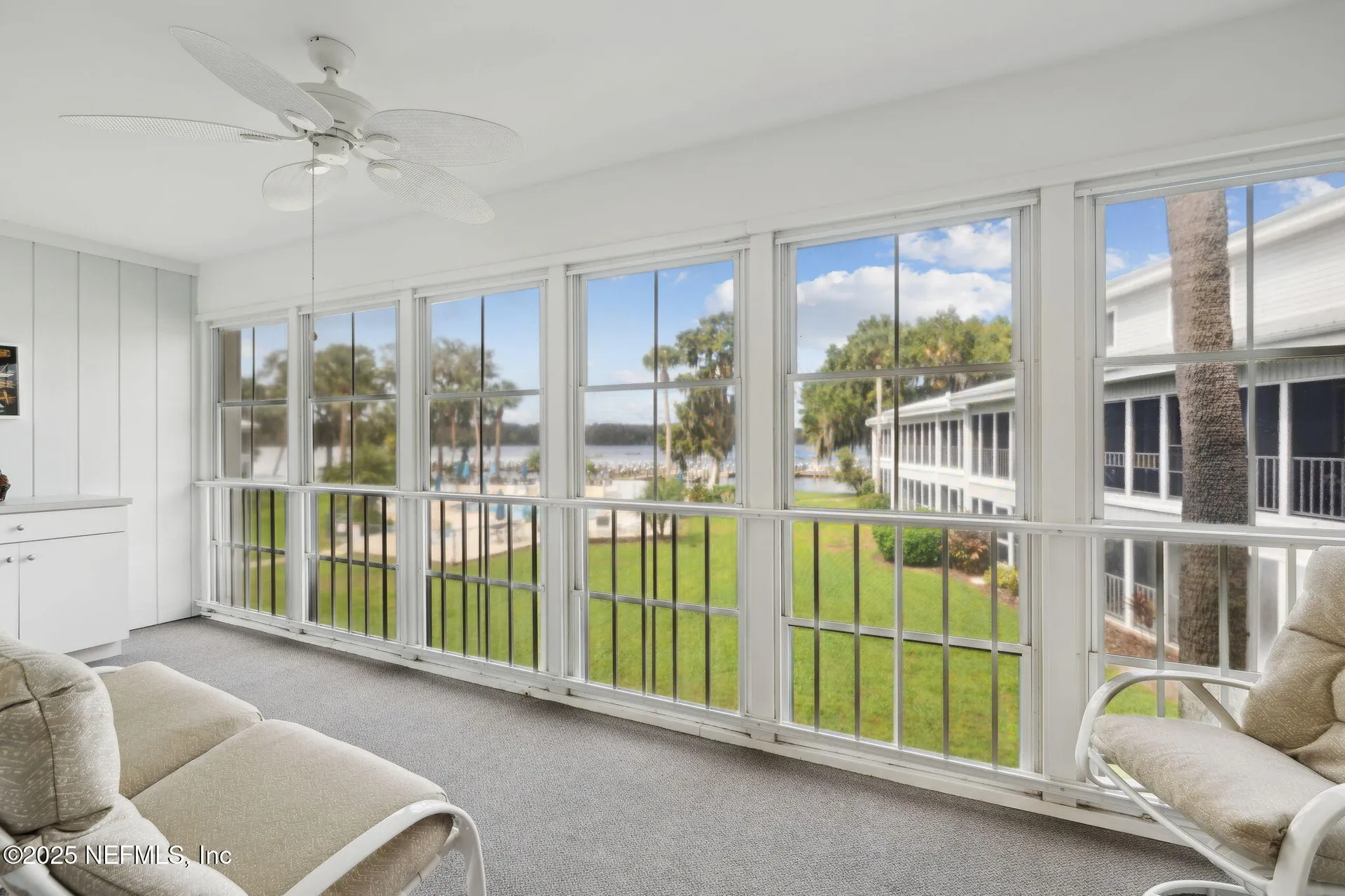 210 River Bend Place Welaka FL 32193